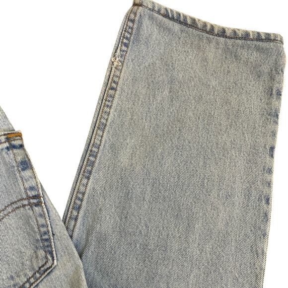 Lenny Upcycled Vintage Levi’s Jeans Light Wash Distressed Mom Jeans 90s Retro - Picture 5 of 16
